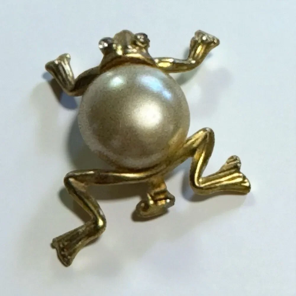 Vintage Gold Tone Frog Brooch Faux Pearl Belly 1.25 Inch